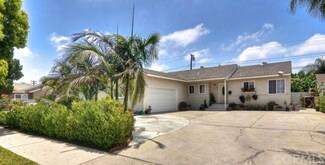 1402 Raymar St, Santa Ana, CA 92703