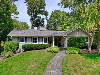 18 Woodcrest Rd, Asheville, NC 28804