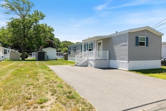 82 Caddy Dr, Salem, NH 03079