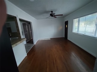 202 W Jackson Ave, Pasadena, TX 77506