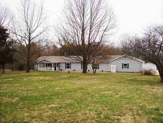 8723 E Maple St, Carlisle, IN 47838