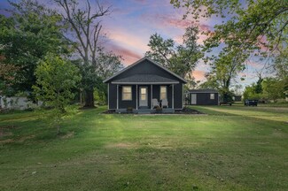 2109 N Broadway Ave, Salem, IL 62881