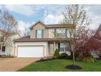 3141 Dover Dr, Akron, OH 44312