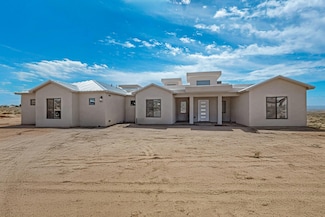 818 14th St SE, Rio Rancho, NM 87124