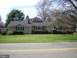 13 Cranbury Neck Rd, Cranbury, NJ 08512