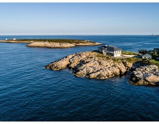 11 Gap Head Rd, Rockport, MA 01966