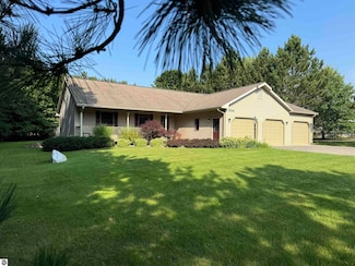 9644 Bobbys Trail, Traverse City, MI 49684