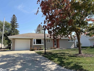 713 4th St NE, Clarion, IA 50525