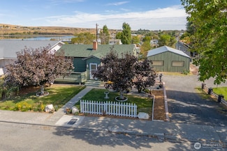 30 Hemlock St N, Soap Lake, WA 98851
