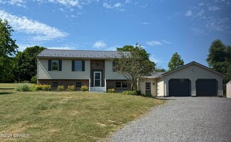 2432 Pleasant View Rd, New Columbia, PA 17856