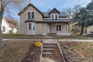 212 N Murphy St, Lake Crystal, MN 56055