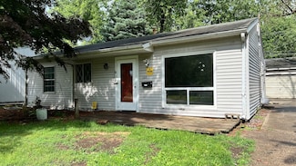 128 S Scottswood Dr, Urbana, IL 61802