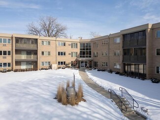 4350 Brookside Ct Unit 105, Edina, MN 55436