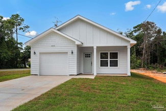 3007 N 15th Ave, Milton, FL 32583