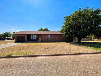 401 Avenue J, Hale Center, TX 79041