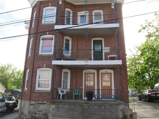 86 Arnold St, Woonsocket, RI 02895