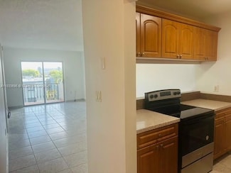 3181 SW 13th St Unit 307, Miami, FL 33145