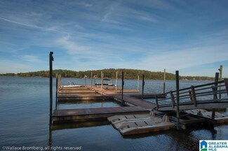 134 Harbor Pointe Dr, Talladega, AL 35160