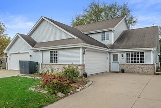 6813 Diane Dr, West Bend, WI 53090