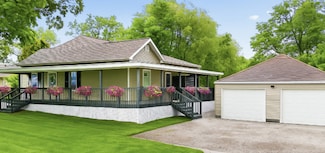 104 S Taylor St, Towanda, IL 61776