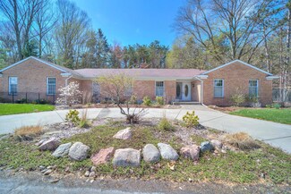 4261 Lin Nan Ln, Norton Shores, MI 49441
