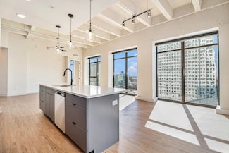 1801 Smith St Unit 1813, Houston, TX 77002