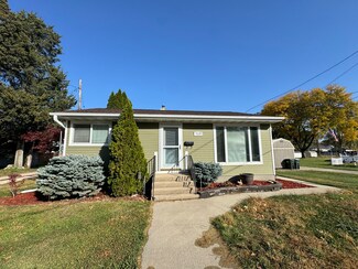 910 W 10th St, Sterling, IL 61081