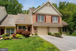 40 May Apple Dr, Downingtown, PA 19335