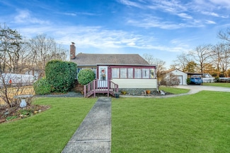 82 Fulton St, Brentwood, NY 11717