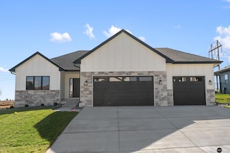 20127 T St, Omaha, NE 68135