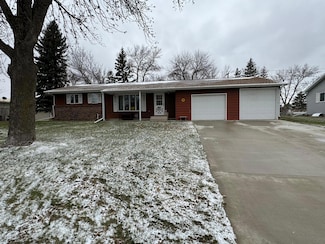 204 S 15th St, Olivia, MN 56277