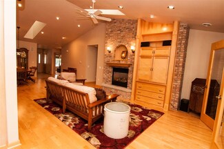 527 England St, Cambridge, WI 53523