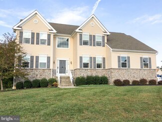 318 Crescent Dr, Bordentown, NJ 08505