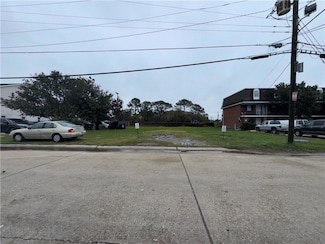 2817 Independence St, Metairie, LA 70006