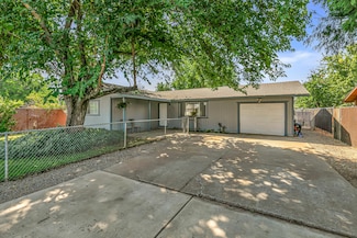 3026 Avenue G, White City, OR 97503