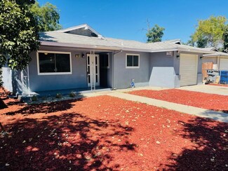 115 E Oleander Ave, Fresno, CA 93706