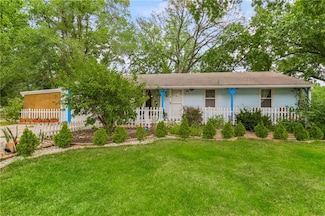 5521 N Wayne Ave, Kansas City, MO 64118