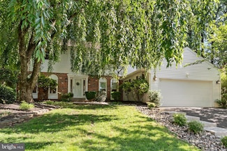 812 Green Ridge Cir, Feasterville Trevose, PA 19053