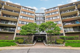 101 Bar Harbour Rd Unit 6N, Schaumburg, IL 60193
