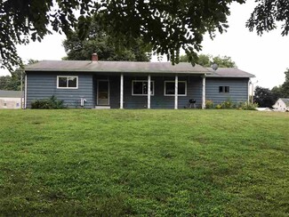 804 Fourth St, Howe, IN 46746