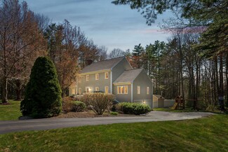 19 Windsor Pines Dr, Scarborough, ME 04074