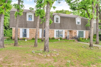 2402 Winewood Ln, Arlington, TX 76013
