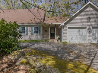 3 Hunters Landing Rd, Walpole, ME 04573
