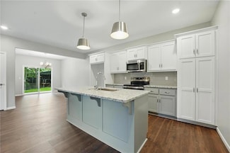 809 Highland Dr, Edwardsville, KS 66111