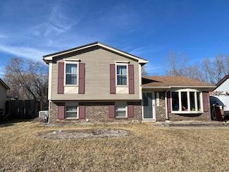 19176 Arlington Dr, Woodhaven, MI 48183