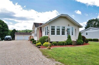 352 Elm St, Duncan Falls, OH 43734