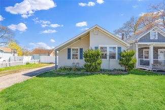 244 Laverne Ave, Holbrook, NY 11741