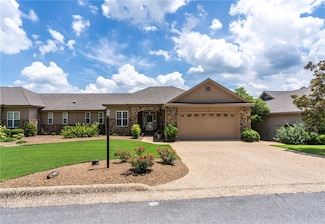 11 Tanyard Dr, Bella Vista, AR 72715