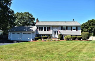 25 Matthias St, Salem, NH 03079