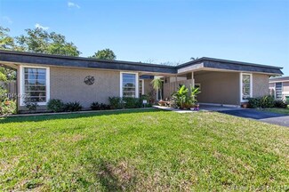 7811 NW 75th Ave, Tamarac, FL 33321